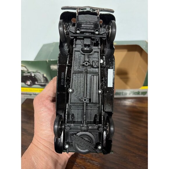 Hemmings 1941 Plymouth Pickup 1:24 Scale Die-Cast Model Green & Black Hood Opens - Picture 6 of 8